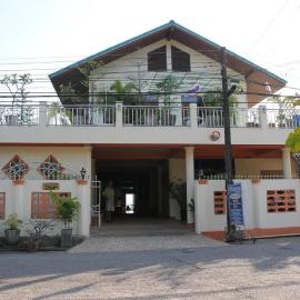 Ban Sulada Guest House, Hotel in Laem Ngop