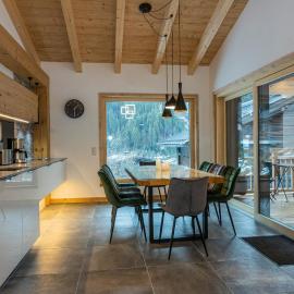 Chalet Glemmtal - Haus Bergblick, hotel in Viehhofen