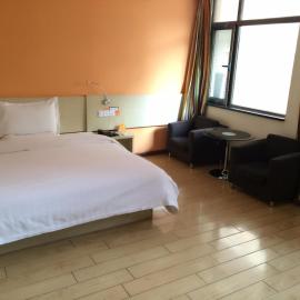 7Days Inn Lintao city Gold street, khách sạn ở Taoyang