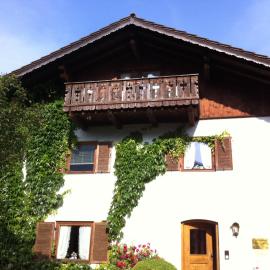 Zugspitzhome Appartment, хотел в Фархант
