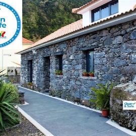 Cottage Quinze & Apartment with Swimming pool
