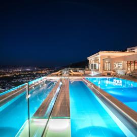 Villa Kedria with a panoramic ocean view, hotel en Suda