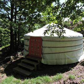 Yourte mongole، فندق في Mont-Roc