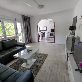 Apartman DORA – hotel w mieście Arandelovac
