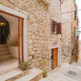 Boutique old town house Karkovich, готель у Хварі