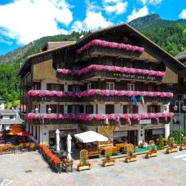 Hotel Alle Alpi، فندق في أليغي