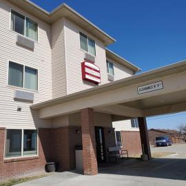 The Edgewood Hotel and Suites, hotell i Fairbury