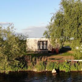 Tiny House by the water - de Schans Alphen – hotel w mieście Alphen