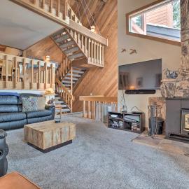 The Mammoth Lodge by Hiking, Lakes, Skiing & More!