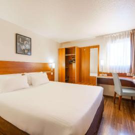 Comfort Hotel Aeroport Lyon St Exupery, hotel Saint Exuperyben