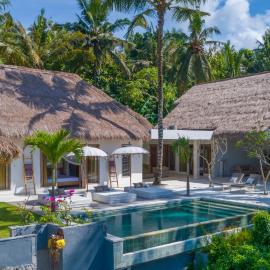 Villa Hidden Jewel, including private cook and butler service، فندق في Jasri
