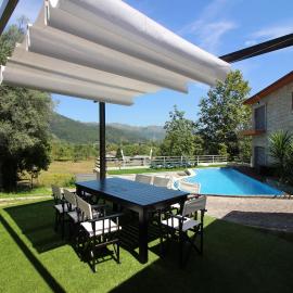 Casa de Paredes Secas by Gerês Casas