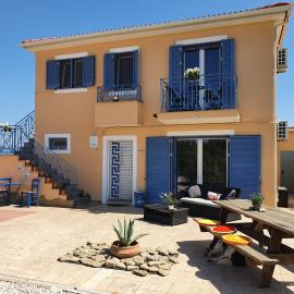 Villa Finiki Messinia upstairs, hotel v destinaci Foiníki