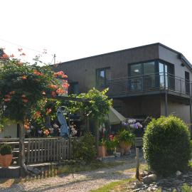 Wein & Gästehaus Porten-Becker, hotel in Köwerich