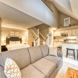 Condo 413 at North Creek Resort by Vacasa, מלון בבלו מאונטיינס
