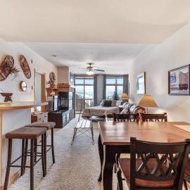 Dillon Commons Studio، فندق في ديلون