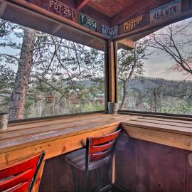 Pigeon Forge Cabin w/ Hot Tub & Mountain Views!