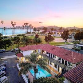 Blue Sands Inn, A Kirkwood Collection Hotel، فندق في سانتا باربرا