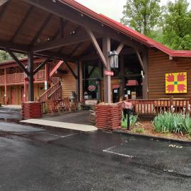 Smoky Falls Lodge, hotel v destinaci Maggie Valley