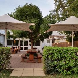 Kootingal Hotel, מלון בKootingal