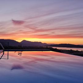 Saronic TopView Villa, hotelli Galatasissa