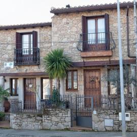Casa Rural El Olivo / El Almendro, hotel in Aldeadávila de la Ribera
