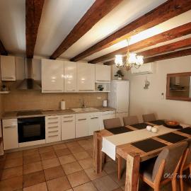 Old town house، فندق في باغ