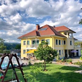 Ferienwohnung am Bauernhof Straßonig vulgo Hornis、モースブルクのホテル