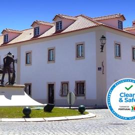Casa do Largo - Golegã - Turismo de Habitação, хотел в Голега