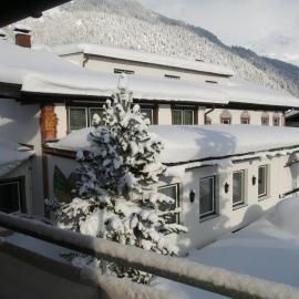 Wanderhotel Grüner Baum، فندق في باخ