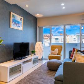 Condominium Luana 築浅2LDK 宮城海岸徒歩2分 American Village 車で10分, hotelli kohteessa Chatan