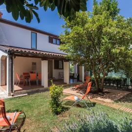 Holiday house Pineta - Fazana, sea view & mini wellness, hotel a Fažana