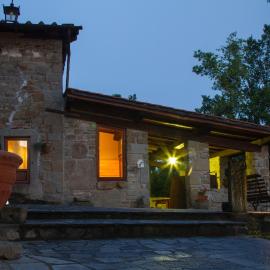 AGRITURISMO POPPIENA - IL TIGLIO CASETTA INDIPENDENTE CON PISCINA