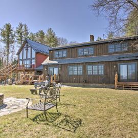 Timeless Red Sox Retreat w/ Scenic Mountain Views!, hotel in Putney
