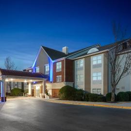 Holiday Inn Express Alpharetta - Roswell by IHG, hotel ad Alpharetta