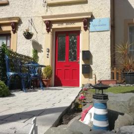 Llys Madoc, The Top Flat