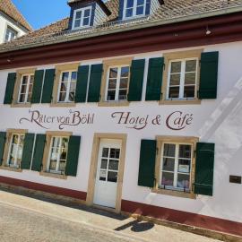 Hotel & Café Ritter von Böhl, hótel í Deidesheim
