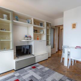 GuestHost - ZIA DINA APARTMENT