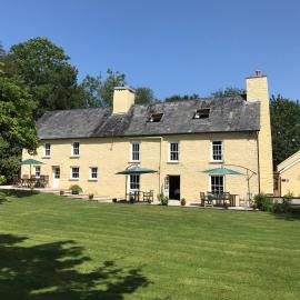 Ty Mawr, Brechfa, hotel in Carmarthen