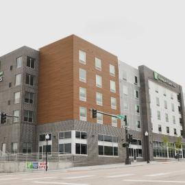 Holiday Inn Express & Suites Omaha Downtown Old Market by IHG, hotel u gradu 'Omaha'