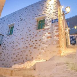 Azura, traditional residence in Ano Syros, hotel v destinaci Ano Syros