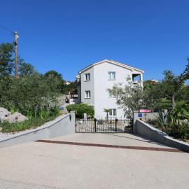 Apartments Mirjana, хотел в Шило