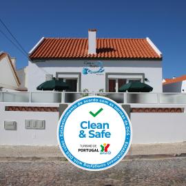 Casa do Bairro by CosyCasa Praia Peniche, hotel i Peniche