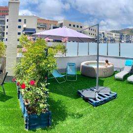 Ático 90m de terraza, jacuzzi privado y cargador de coche eléctrico en Cabria, Almuñecar, hotel di Almuñécar