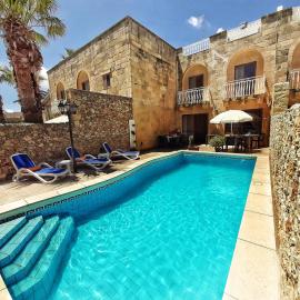 Blossom Farmhouses, Hotel in Għasri