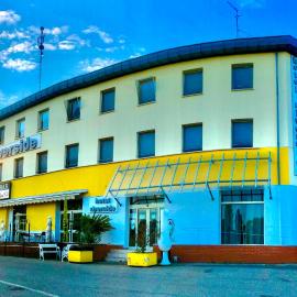 Hotel Riverside, hotel en Módena