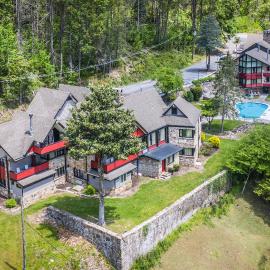 Fabulous Chalet Inn