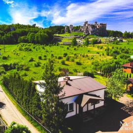 Agroturystyka na Jurze z widokiem na Zamek Jacuzzi Sauna Beczka Wypożyczalnia Rowerów Elektrycznych BASEN dla dzieci, hotel em Ogrodzieniec