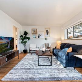 Centrally Located Townhome Near PVH - Dog Friendly