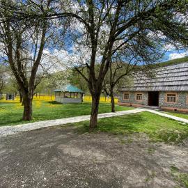 Peraj Guesthouse, hôtel à Vermosh